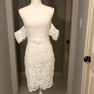 Chic Strapless White Lace Dress